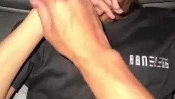 小骚货露脸主动要求不带套，被射满脸还要舔干净