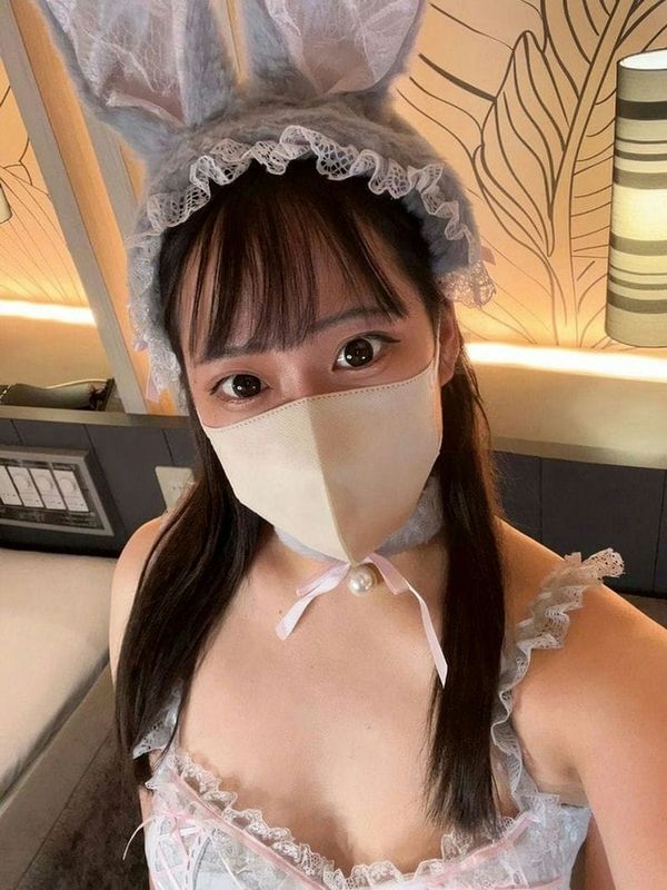 【完全シークレット版】【颜出し】【巨乳】【中出し】都内アパレル勤务”沙罗ちゃん”、くびれGカップの持ち主がFC2初出演、バニーち