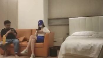 超级极品零零后健身私教，大美乳晃的我心荡漾，大蜜桃臀插的我无法自拔！