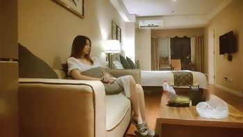 真实网友见面 聊天斯文床上骚，还聊前男友