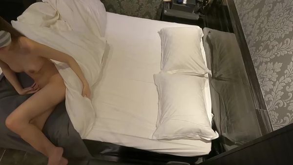 【里バイト/ハメ撮り】人生で一度もイッたことがないkoの限界ガマン汁レビュー特典あり1