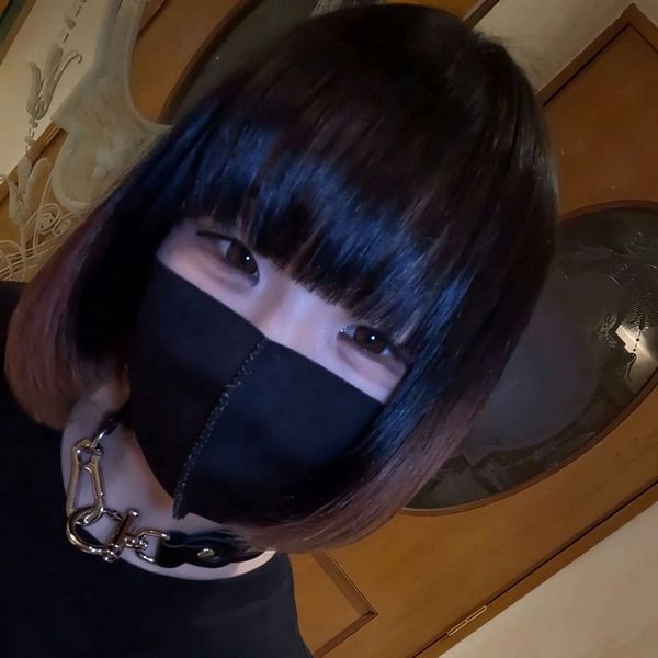 めい4作目!めちゃくちゃ可爱い地雷系の私服でまるで漫画の世界、お风吕入って寝不足だけど素人エッチ!そして中出し