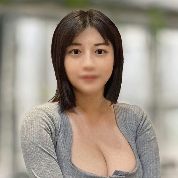 【稀】フィジーク优胜24歳大ガク院生VS獣医学科22歳美人がぬるぬるオイルSEX「奥はダメぇぇ」小さな体に黒太い筋肉が热く叩