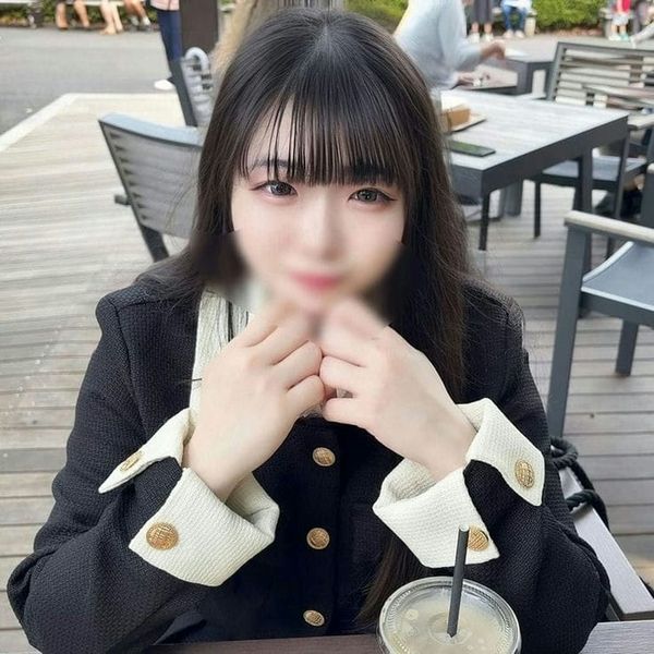 【童颜美乳】 おっぱい発射!梦のために出演した映像系の148㎝専门生。小柄な口で汗だくちぽに吸い付き男が好きな身体の膣厚に