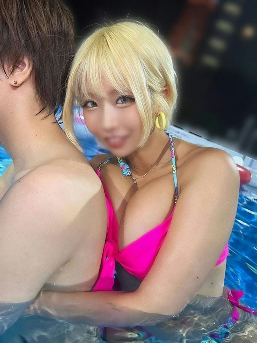 ちんちん勃ちっぱ！ガチヤバBODYな金髪巨乳ギャルにナイトプールでカラダ密着エロデート そのあとホテルで连続生交尾（中出し×②）