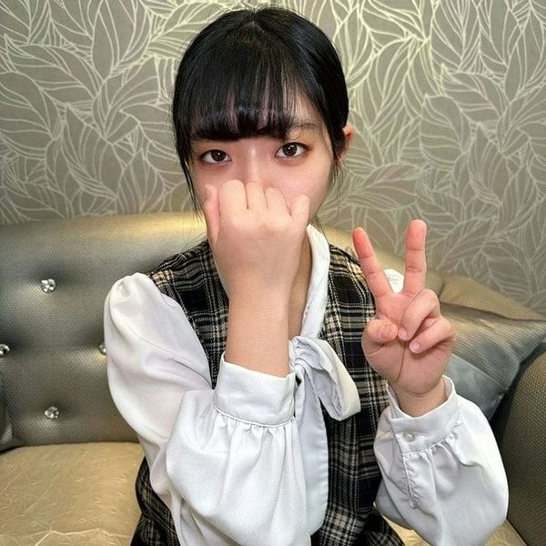 男性 経験 0人【2 作 品】ゆずちゃん卒 业后、未 理 阴毛のオマンコに3P 调 教 无 か中 出しまで。