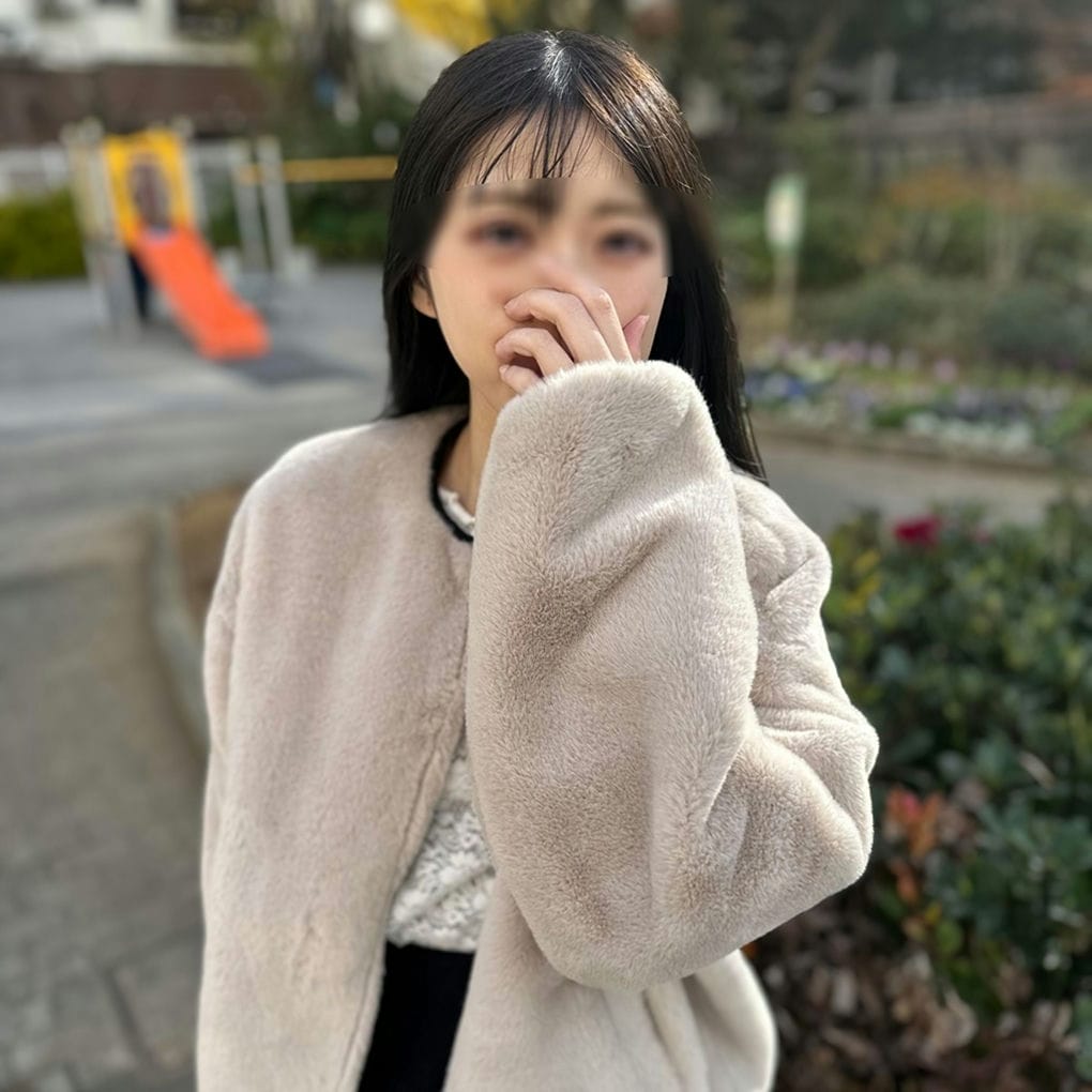 身长148cmの小柄で华奢なOLが「精子ちょーだい」と中出し恳愿！白い柔肌とスレンダースタイルに激ピストンで狂ったようにイカせま