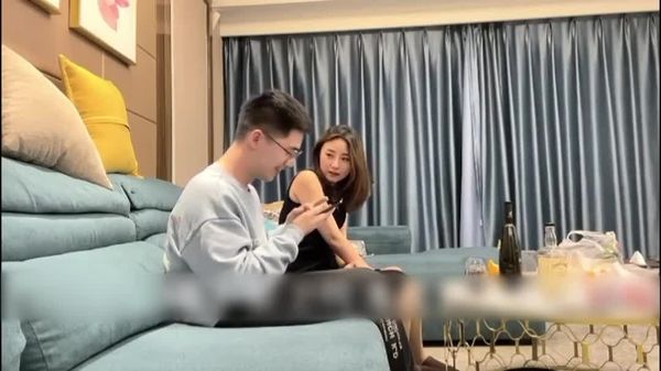 黑丝女同事被PUA约到家中激情缠绵国产黑丝诱惑