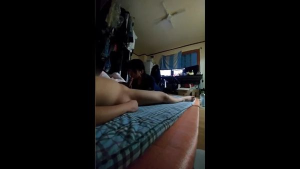 极品反差婊母狗,边吃鸡边笑,国产自拍