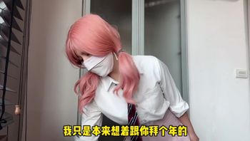 撕碎肥臀女的白丝袜，粉色嫩穴湿湿嗒嗒