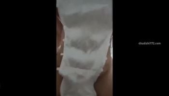 女神们高潮的样子真的美，情绪不能自控疯狂叫床