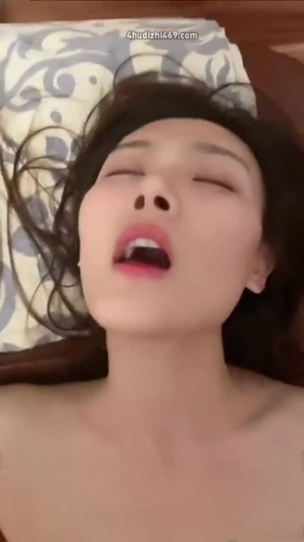 帮群友约的妹子 这长相够反差吧
