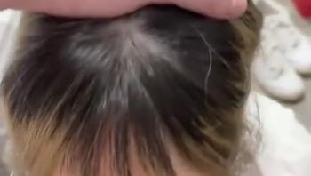 浙大反差婊眼镜美女穿着情趣女仆装和男友自拍楼梯间口交