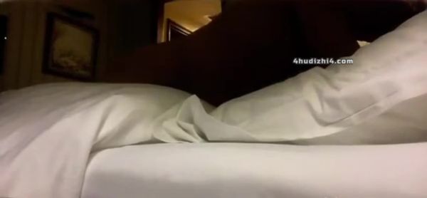 真实偷情人妻少妇全程骚话注意对白太刺激了【后续禁止内容】