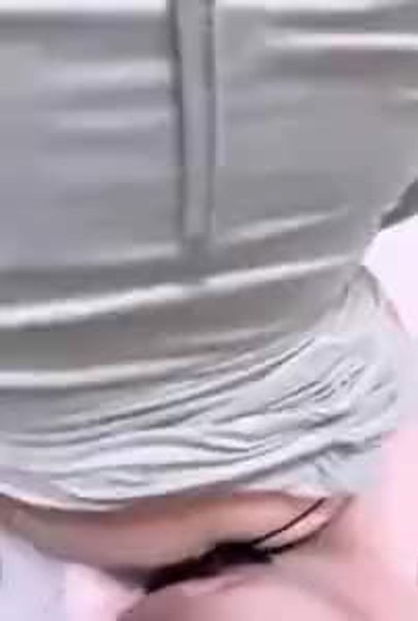 孩子做作业 淫妻就在旁边偷情淫叫声太大被孩子发现