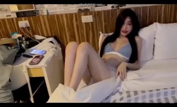 一镜到底!操女神!旅游到哪里操到哪里!颜值真的高