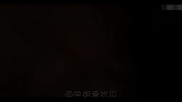老弟偷尝嫂子禁果 哥哥不在家被戴绿帽 直接内射嫂子嫩穴