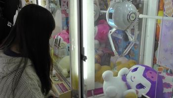 『早い者胜ち』纯粋な性格をした、まりなちゃんとゲームセンター帰りに生中出しえっち2