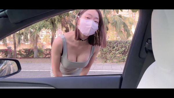 败金台女开好车,连屌都是香的