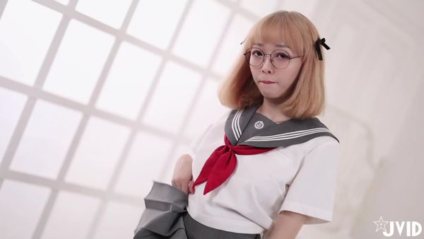 被学长发现自慰之后被玩坏 疯狂抽插 三点全露