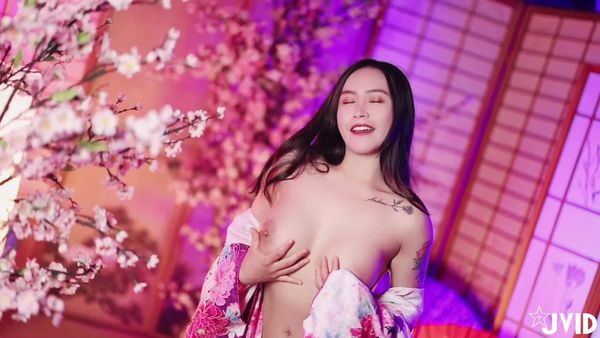 少女首拍写真 四点全露 爆乳搓柔 疯狂抽插