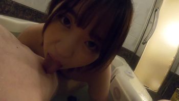 【なつきちゃん最新作！】池田エラザ似のなつきちゃん即尺、男の潮吹きに挑戦！2