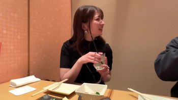 【淫妻】旦那さま公认中出しOK専业主妇・28歳⇒生ハメ大好きスケベ奥様の薄ピンク色の极美おまんこに浓厚精*を连続で射精しました (1)