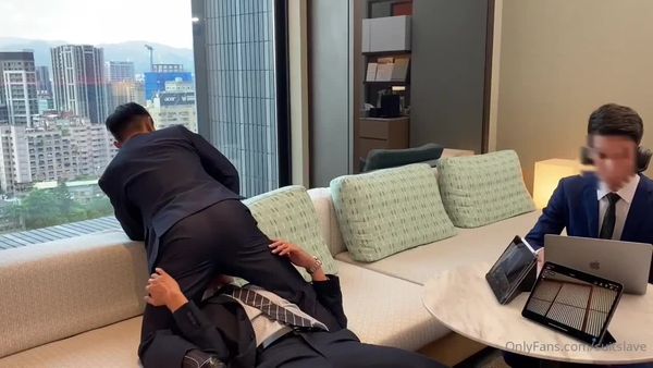 の社交ダンス部、リードする手と従う体