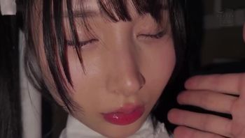  Bitch Meltdown 早晨，路上，女孩们在睡觉。新·区歌·伎町，从酒店回来的姑娘们编