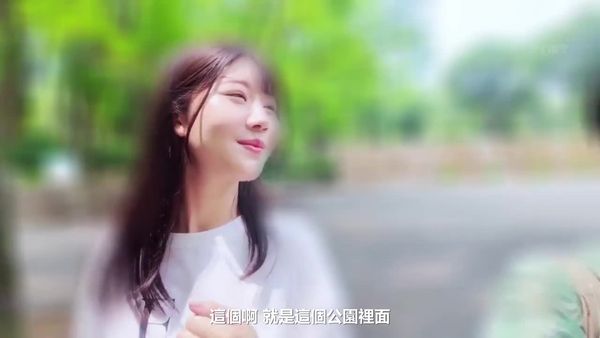 我一时冲动决定在一位刚搬到东京、没有朋友的年轻女员工家过夜当我扒光她的衣服时