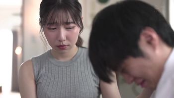  三十岁了还保持童贞的弟弟，让我深感同情，一生的愿望都倾注于他，结果两人搭配得如此完美