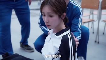  全裸椅子取游戏，耻辱中出轮圈。 小岛みなみ