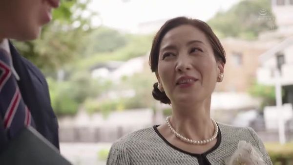 JURr 236 毕业典礼后...给长大成人的你 来自义母的礼物 。