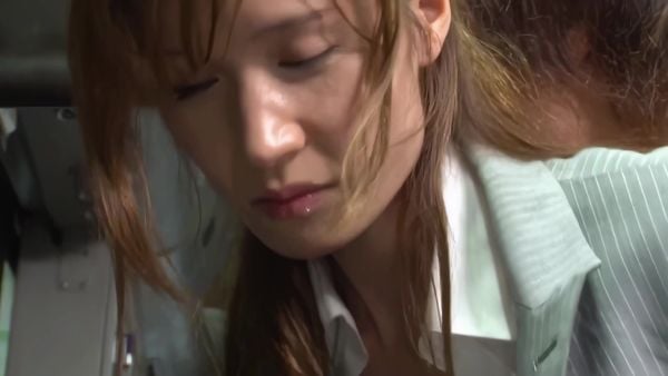 NHDTA 711 尾行粉穴少妇 特别篇:让原本极度抗拒的极品纤细巨乳人妻,连续几天被尾行痴汉挑弄到疯狂潮喷,最终变得一切皆OK 林ゆな