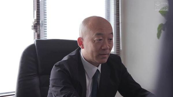 NSFS 237 上司与下属的妻子 ~被信赖的上司夺走了妻子 美丘さとみ