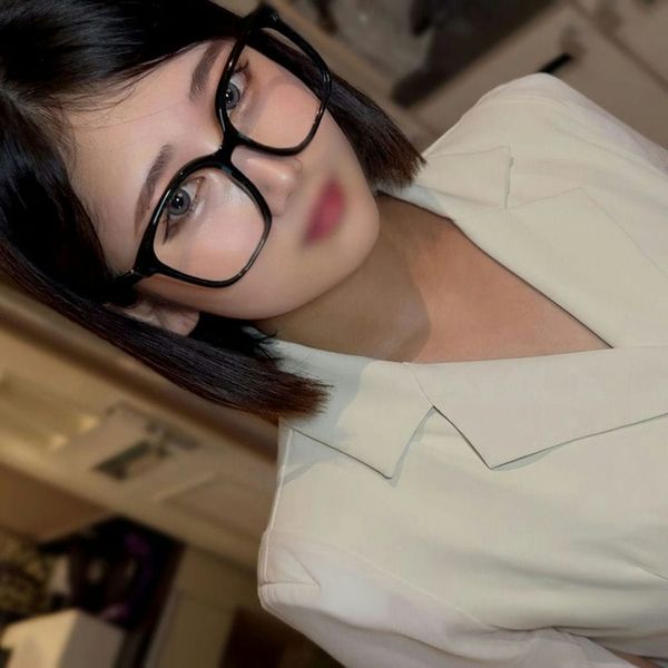 【无】知的すぎる黒髪巨乳秘书!突くたび波打つデカ神尻!イキ乱れるおとなしめインテリFカップ美女に大量种付け!