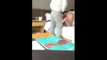 一个月没见面的异地恋女友 见面了如狼似虎饥渴难耐