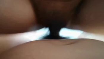 露脸朋友的少妇情人叫来自己闺蜜一起玩4P