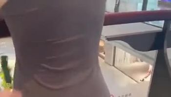 在商场咖啡馆远程性高潮