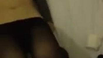 最骚人妻，露脸抠逼舔脚