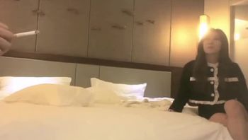 #偷拍感受上海名媛喋喋音化身打桩机疯狂输出绝对的实力弄的小姐姐浪叫不断