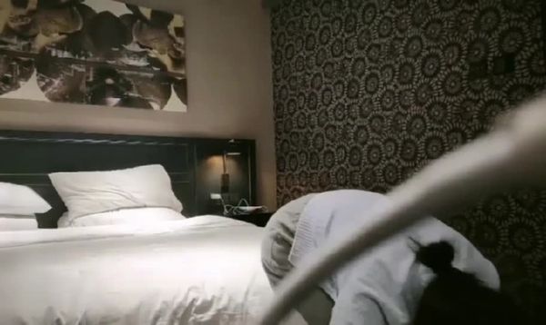 #偷拍赶时间的可爱#学生妹被操哭了