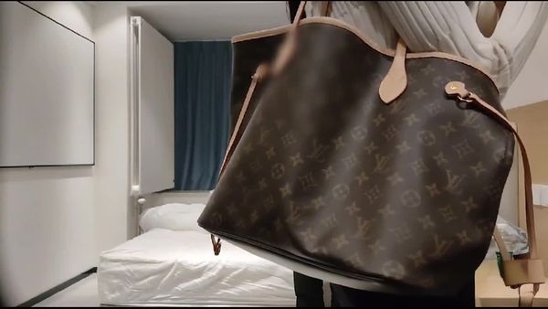 小丑哥1 约操刚下海不久的学生妹 被操的大叫老公的时候相当反差