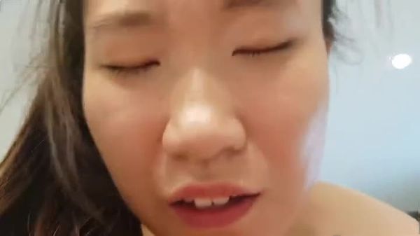 32岁少妇性爱自拍,白嫩大奶子,圆润坚挺后入水汪汪