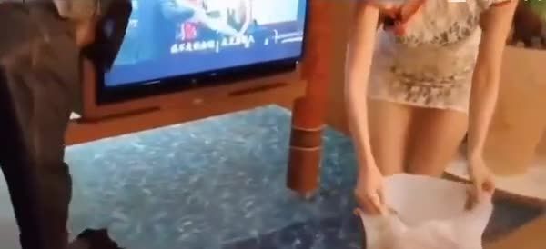 寂寞少妇勾引外卖员