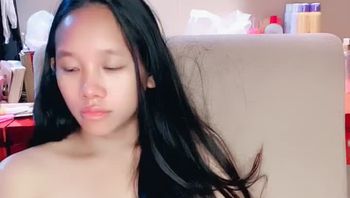 推荐！邻家小妹妹下海 【大兔兔宝宝】道具自慰！超级过瘾 【2】